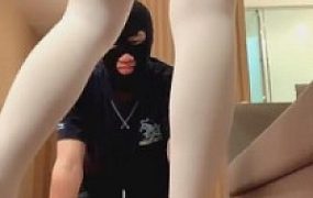 【绘子sama】中筒袜深喉-钻胯-腿绞-骑脖子-口水洗脚水