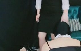 【思思】家奴来清洁主人的一堆高跟鞋和带泥巴的鞋底