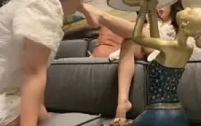 【歌迪丝】母狗伺候我看电视 G-210728-24