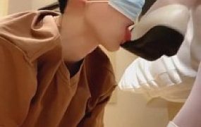 【奶园子】白丝JK女主坐脸/投喂/舔脚 G-210812-23