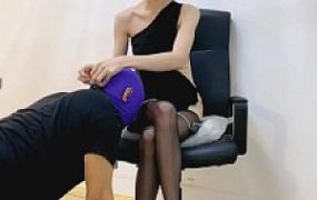 【暴力美学】御姐室内高跟暴踹