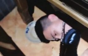 【猫神大人】餐桌脚下给狗喂饭 G-210823-35