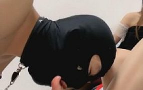 【漫S】双S-丝袜踩踏食物给狗吃