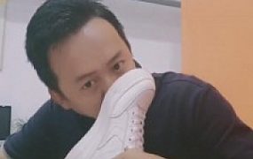 【小贱mt】舔同事的脏鞋臭袜