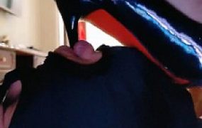 【高冷群女王】升水脚喂食