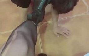 【娜美】社会女黑丝短靴虐