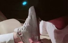 【嘉文】车内恋足舔脚专场