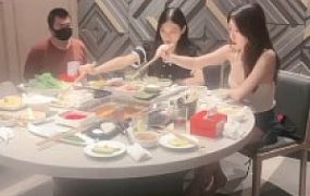 【七月大大】姐妹花海底捞公开处刑狗/吓傻服务员