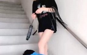 【ccyouer】脏贝壳头白袜楼梯间羞辱