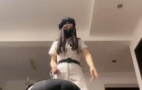 【苏州十三姨】强制踢裆深喉专场