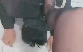 【晴雨大大】黑丝高跟脚下辱