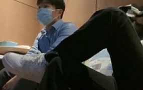 【九九女王】私人影院开发学弟做狗