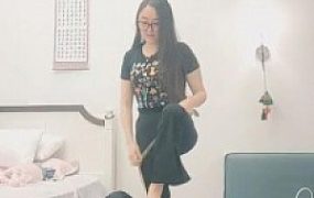 【香香小公举】和素人表姐玩狗-鞭打/脚喂食酸奶