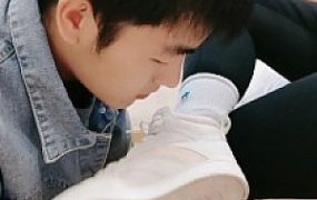 【辣姐S】小白鞋棉袜窒息羞辱贱狗