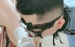 【妮蔻】脏小白鞋臭棉袜羞辱