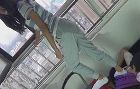 lulu女女 运动装白袜和肉丝互踩 G-NV-92