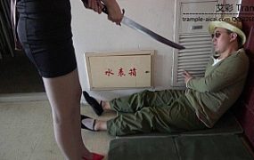 女特工蹂躏、虐杀武士中
