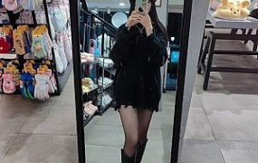 【黑丝诱惑】素人姣姣原味长靴踩食物舔靴底 YC-221202