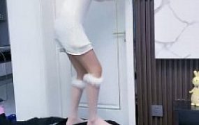 套路直播视频【麋鹿银儿】暴力踩踏虐慕名求死奴