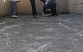 套路直播视频【最抗揍M】精神小妹天台暴力虐