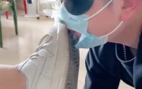 套路直播视频【肉肉】双S-强迫奶狗舔脏鞋底【双视角版】