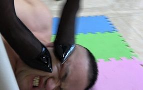 冷柔凶狠踩踏，鞋尖暴虐肚子