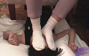 專業踩女重踩女m上部