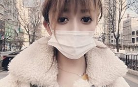 无意识的丝脚下玩具