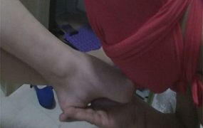 贱狗舔白领的脚最后连洗脚的牛奶都喝了