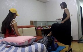 纯艺仟梦 暴打偷袜贼