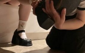 套路直播视频【橘子没熟】素人闺蜜主动求虐/吃袜子