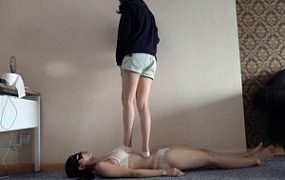 棉袜帆布鞋践踏调教母狗