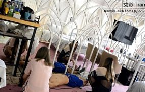 『奴隶岛』—双人踩扁瘦奴