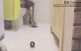 沈阳妩媚强迫小刚吃排泄物，口水。