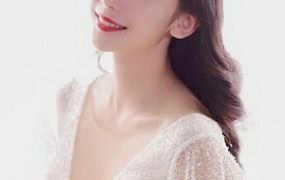 舞蹈系少女虐踩小奶狗