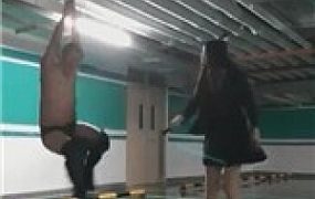 0232【VIVI】车库狠虐雪狼