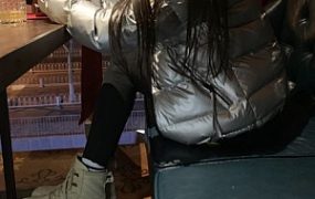 【VIVI】酒吧臭棉袜跺死贱狗