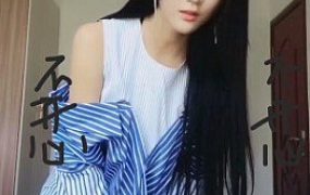 超美女主球衣短裤踩踏喂食语言羞辱