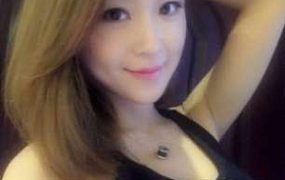 偷闻姐姐袜子的下场