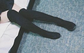 跪舔琪琪的长筒靴脏鞋底