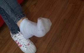 黑冰 超狠踢裆 踢废尾行淫贼