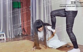 女女-强制骑坐闻脚