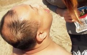 “超级羞辱”傲柔s户外脏鞋踩踏喂食脏食物