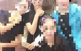 系花初九骑马骑脖子