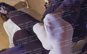 馨雨裸足短白丝