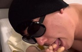 【韩国精品视频】韩国 素人调教合集 舔脚/吐痰 起痰声音很大！