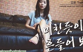 彩琳女神第一视角，蓝宝石美脚，皮鞭性感诱惑。