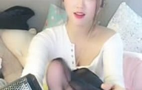 超美女主–各种丝袜美腿美足言语挑逗（三）