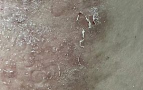 【兔粉粉】黑丝高跟狠踩 YC-230120