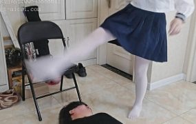 高颜值模特脚耳光 YC-221126-2